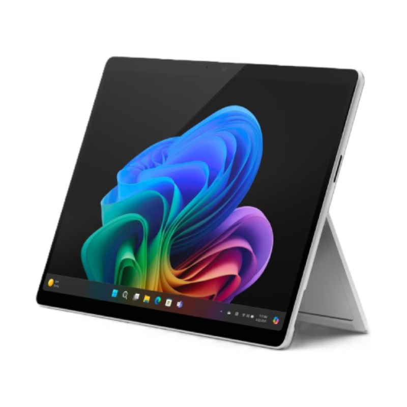 Balíček 8x Microsoft Surface Pro s Copilotem a nabíjecím kufrem